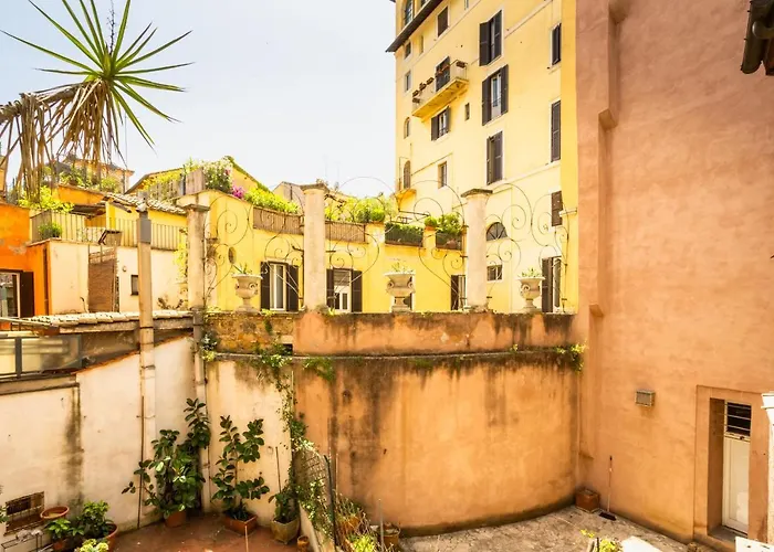 The Magic Hole Apartment Rom