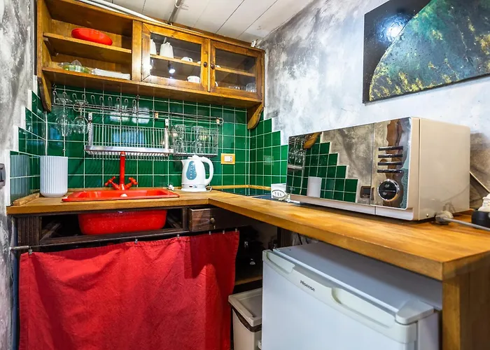 Apartment The Magic Hole Rom