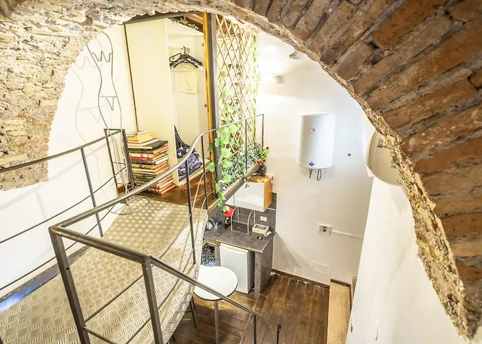 The Magic Hole Apartment *
