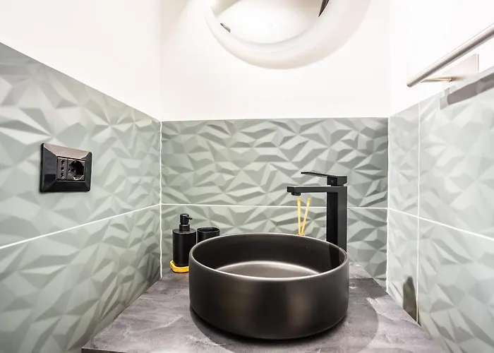 Apartment The Magic Hole Rom